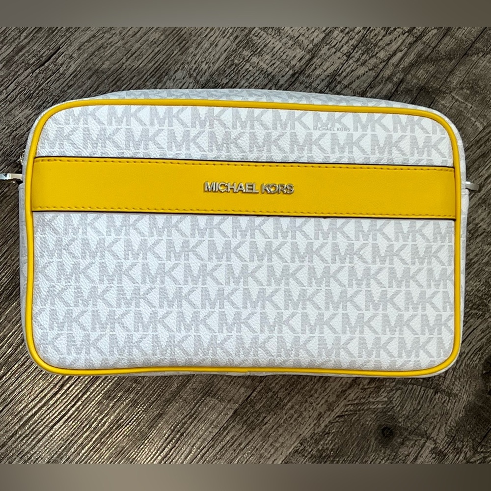 NEW! Michael Kors Kenly Citrus Multi LG Pocket Xbody